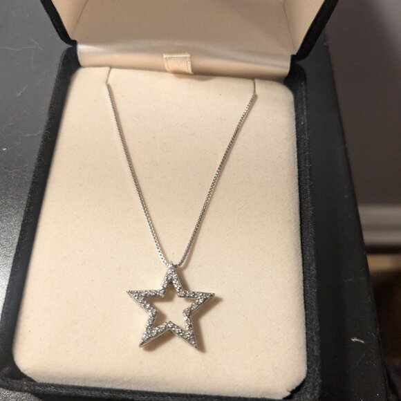 Silver Star Necklace People Jewelers - Picture 4 of 4